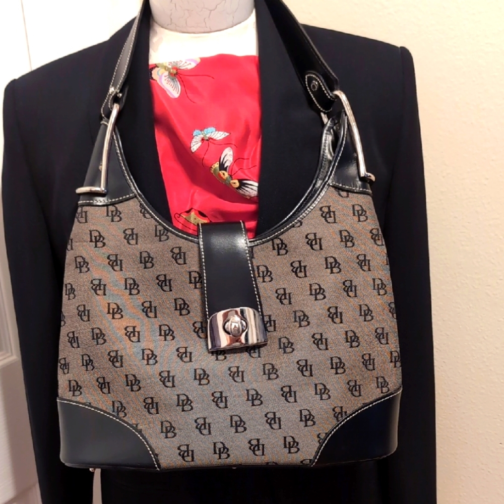 DOONEY & BOURKE GRAY SIGNATURE CANVAS AND BLACK LEATHER HOBO SHOULDER BAG